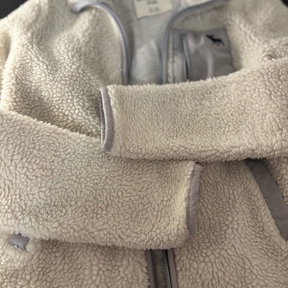 Abercrombie Kids White Fleece Jacket - Picture 6 of 6